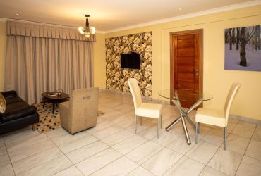 Best affordable Hotel in Accra Evans Hotel room