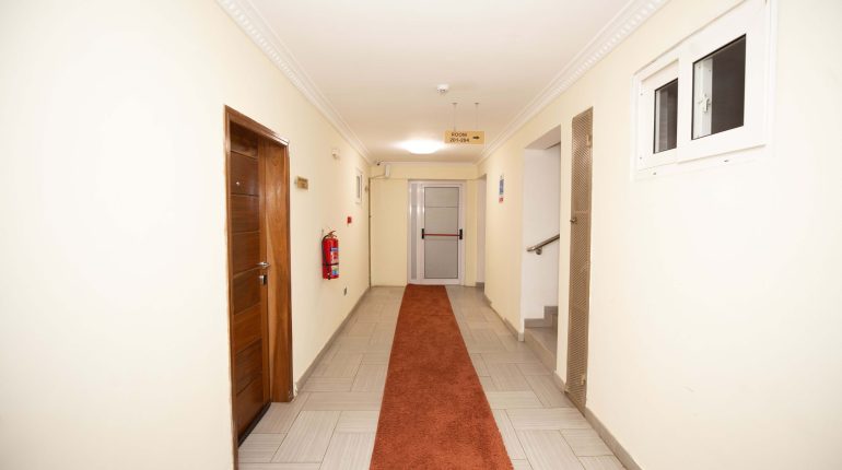 Best affordable Hotel in Accra Evans Hotel room